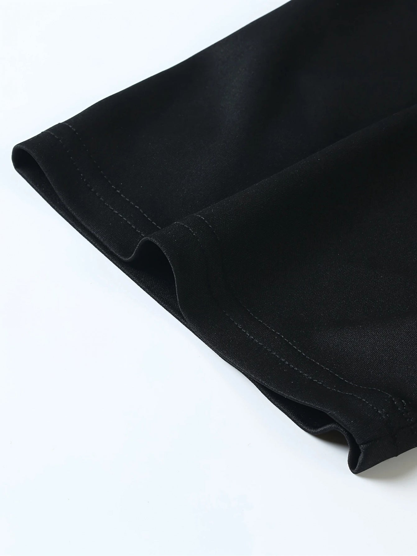 Herren-T-Shirt in Schwarz mit "WEISSSES SHIRT Black Edition" Aufdruck